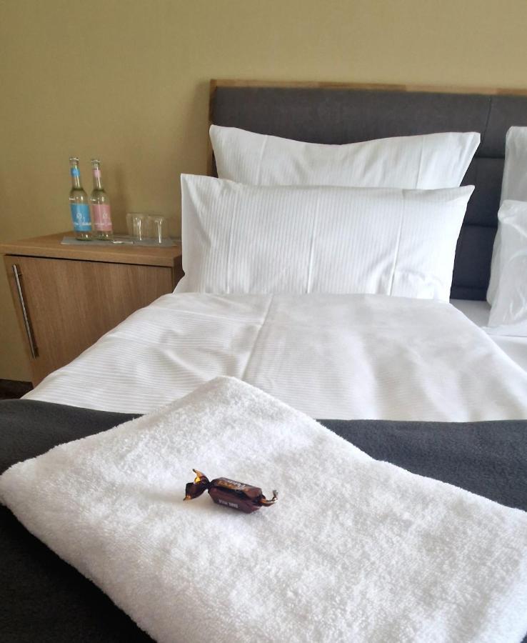 Fehrbellin Hotel Rhin Inn מראה חיצוני תמונה